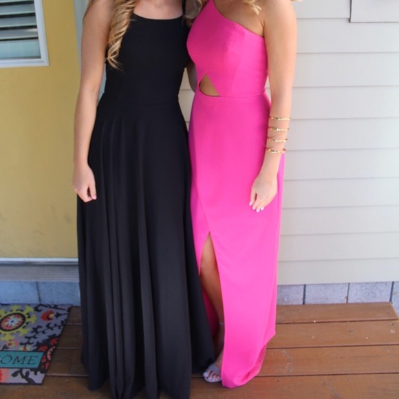 Lulu’s black formal dress - Picture 1 of 2